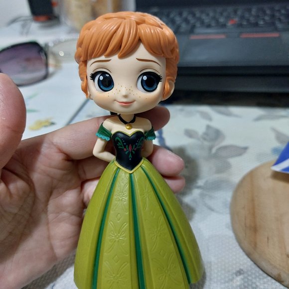 Disney Frozen Princess Anna in Green Ball Gown Collectible Figurine Toy Pretty - Picture 6 of 8